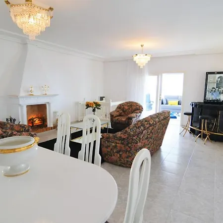 Casa Carmela Chayofa